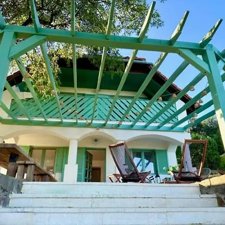 Вилла Balaton Panorama Mansion *